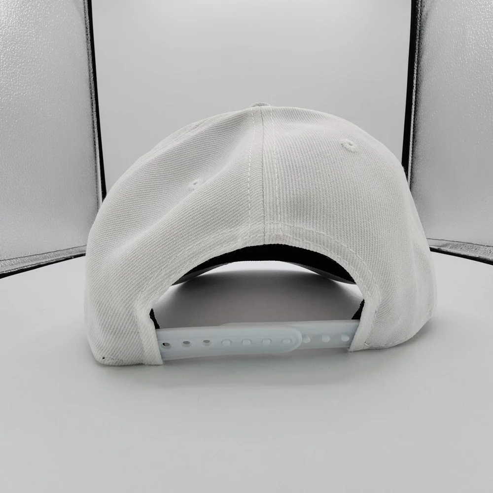 Bugs Bunny Looney‎ Tunes Hat New Era 9Seventy Stretch Snap Back Cap White NEW